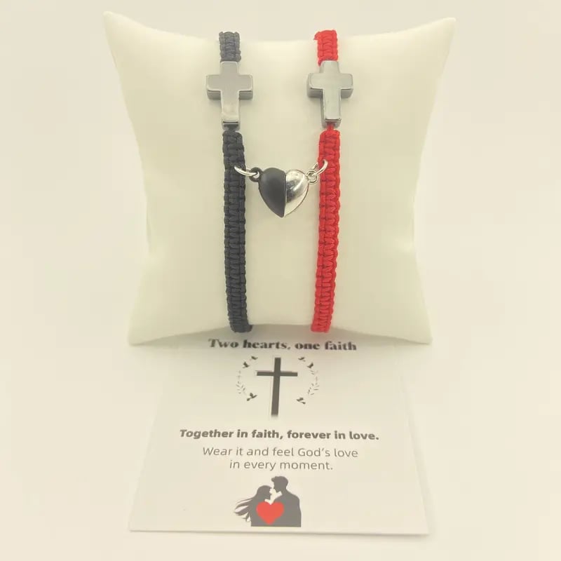 ARMBAND MIT KREUZ- UND HERZ-ANHÄNGER