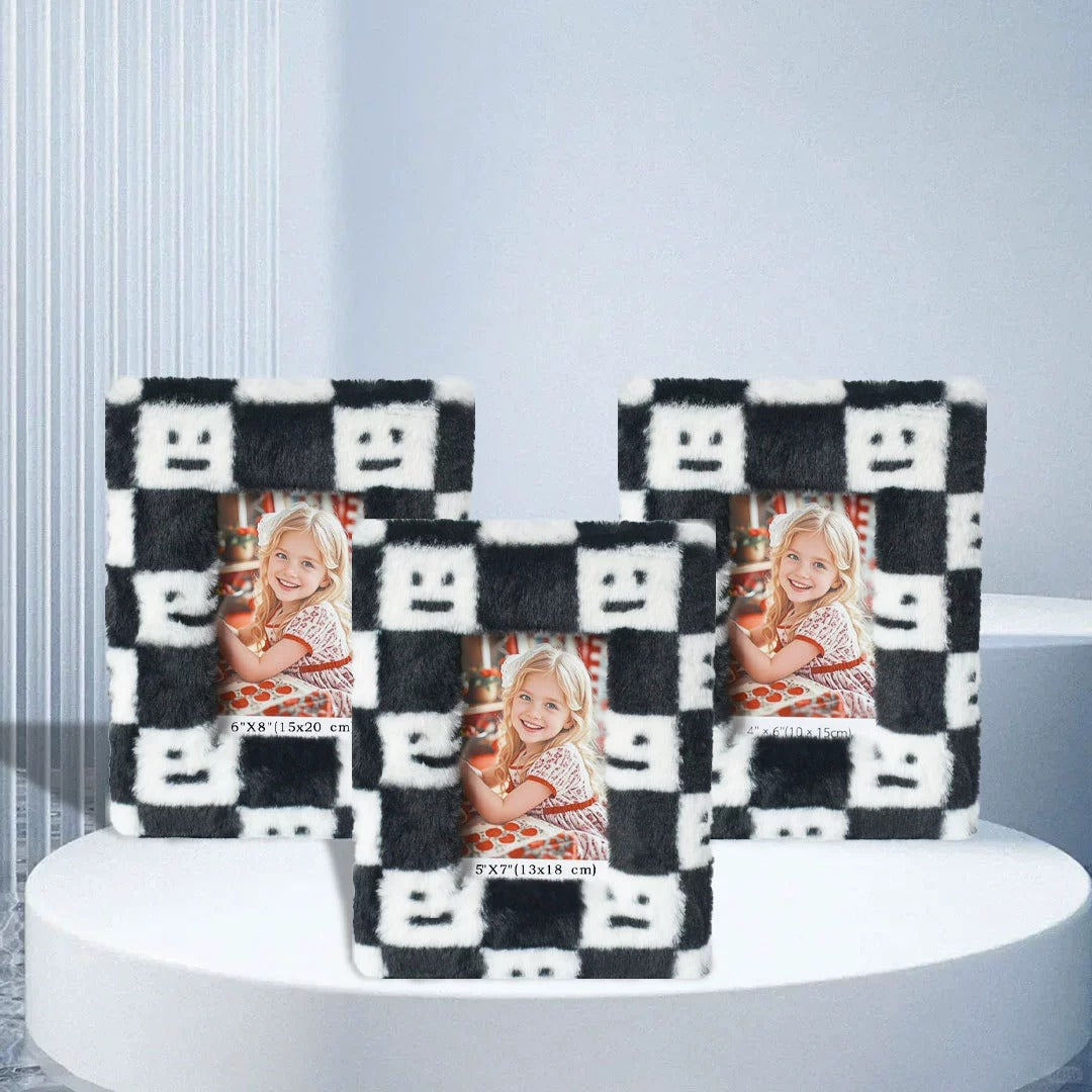 PIXORA | FOTORAHMEN-SET MIT KARO-LÄCHELN AUS KUNSTFELL