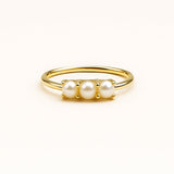 VALENTINA | GOLDENER RING MIT DREI PERLEN