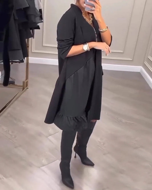 COLLEEN | V-NECK-SWINGKLEID MIT ZIPPER-FRONT UND RÜSCHENSAUM