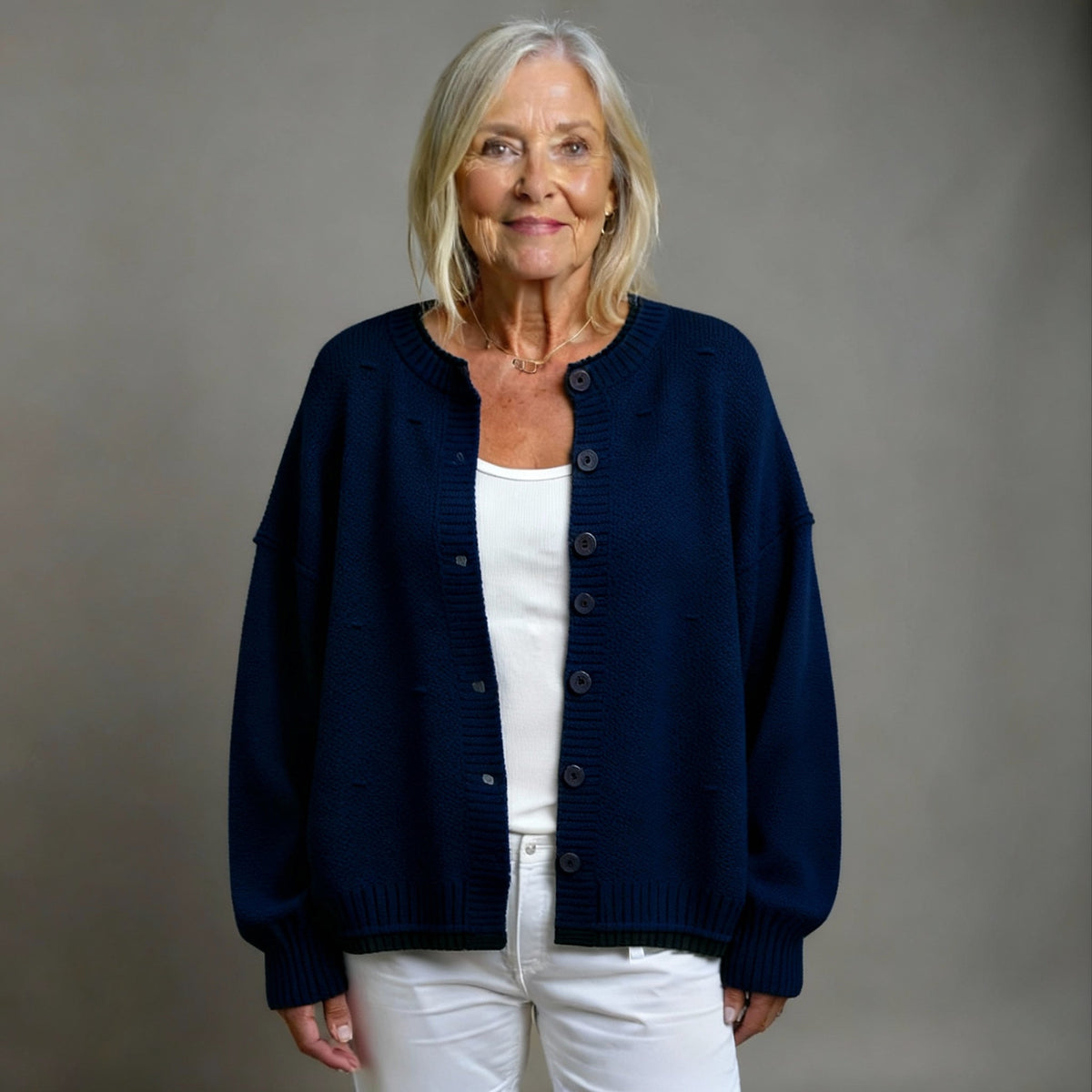 DIE ISOLDE | STRUKTURIERTE STRICKJACKE