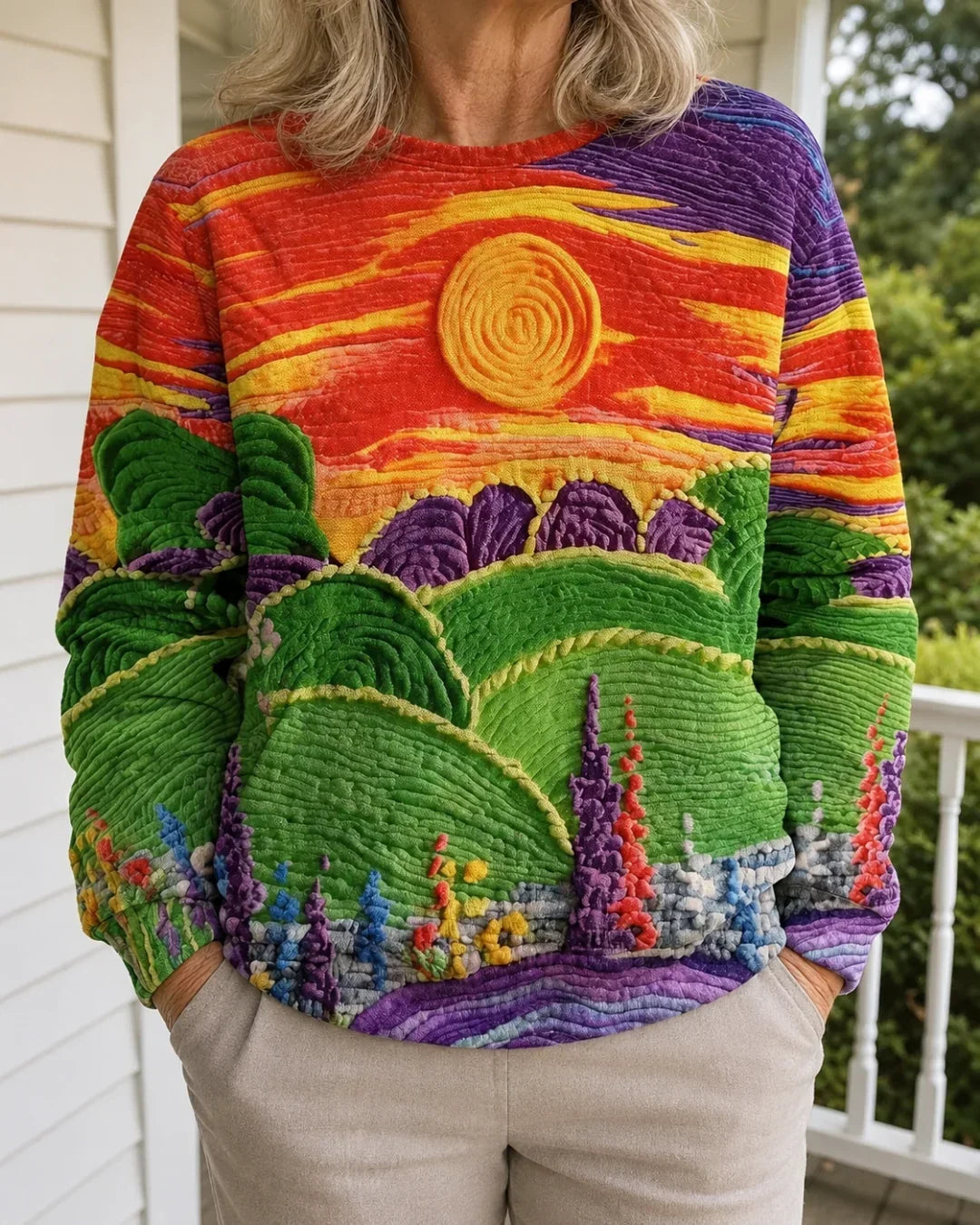 RAVELLA | LOCKER GESCHNITTENER PULLOVER MIT SUNBURST-LANDSCHAFTSPRINT