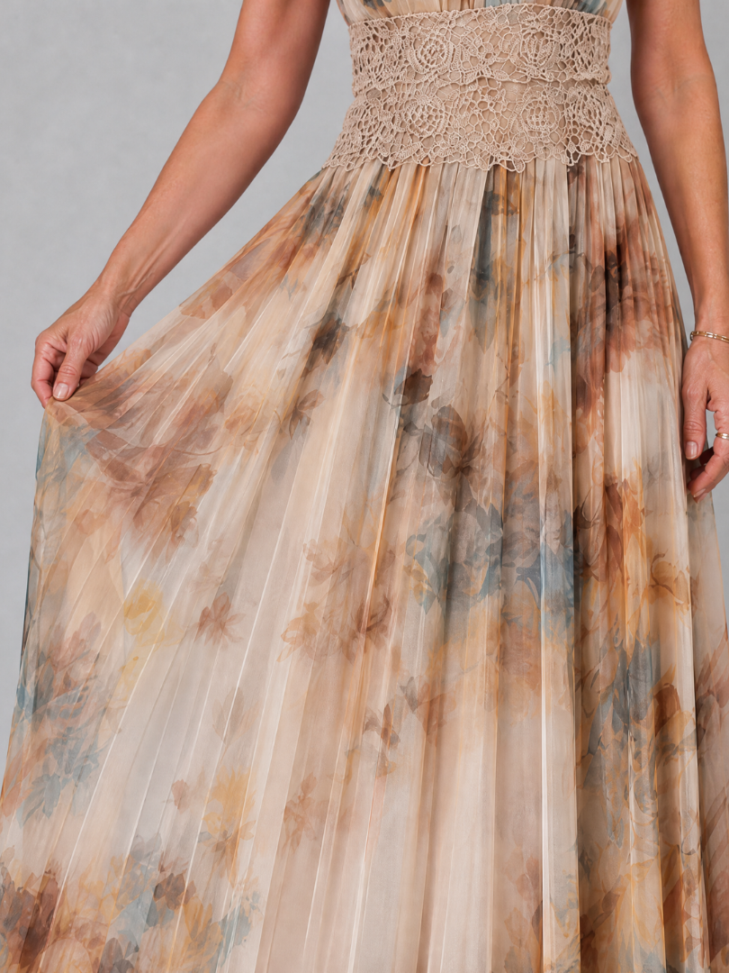 ELAVENUE | MAXIKLEID MIT HALTERNECK-AUSSCHNITT UND SPITZENTAILLE