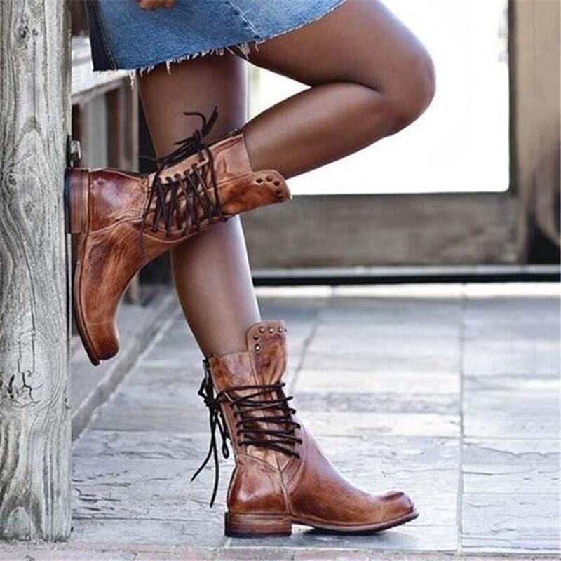 JOAN | VINTAGE SCHNÜRSTIEFEL MIT NIETEN – WADENHOCH