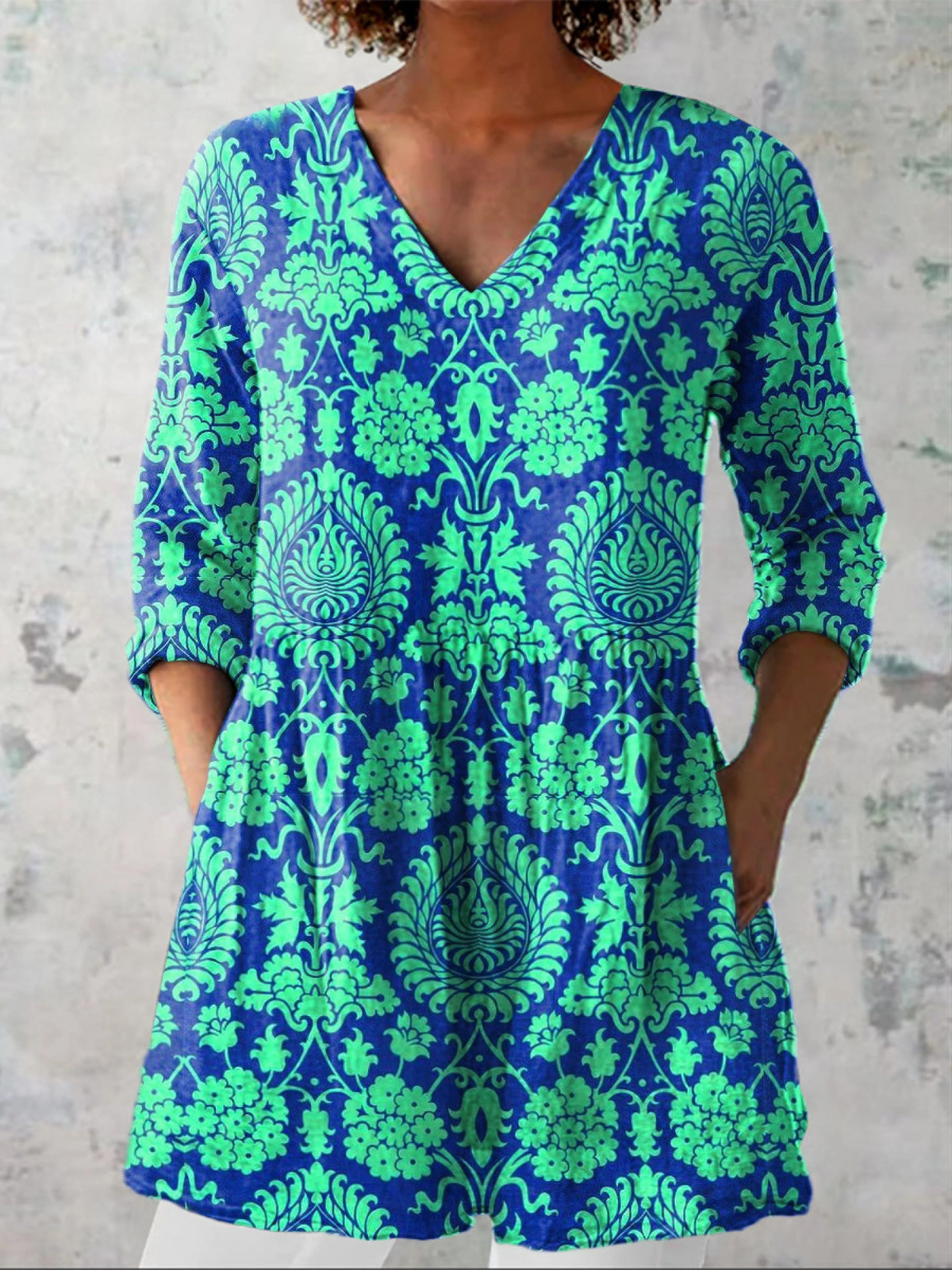 INES | LANGE BLUSE MIT V-AUSSCHNITT