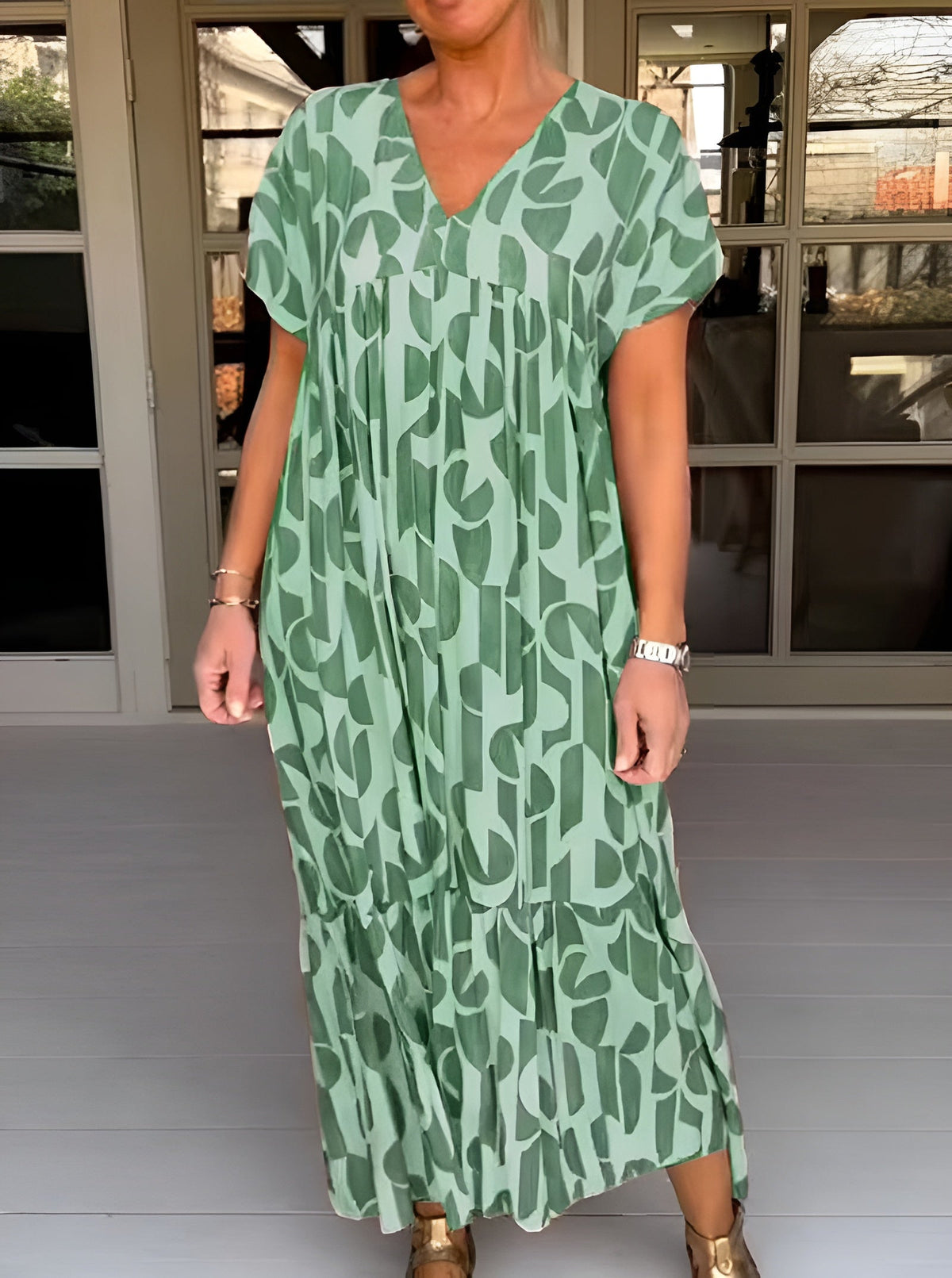 COLETTE | LOCKERES KLEID MIT V-AUSSCHNITT