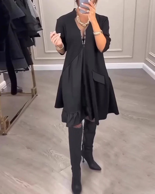COLLEEN | V-NECK-SWINGKLEID MIT ZIPPER-FRONT UND RÜSCHENSAUM