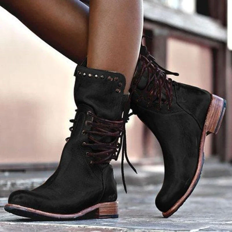 JOAN | VINTAGE SCHNÜRSTIEFEL MIT NIETEN – WADENHOCH