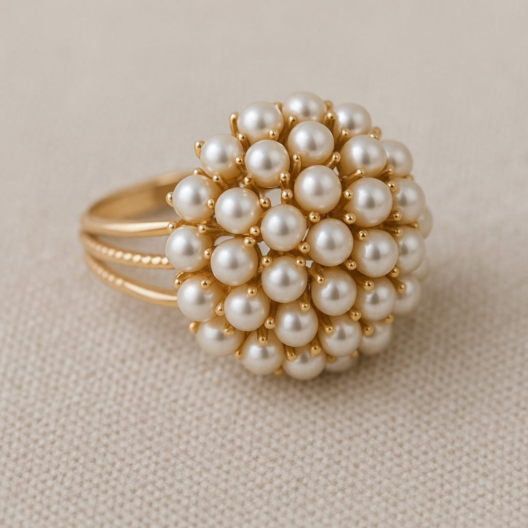 AURELIA | KLASSISCHER RING MIT PERLEINLAGE IN GOLD