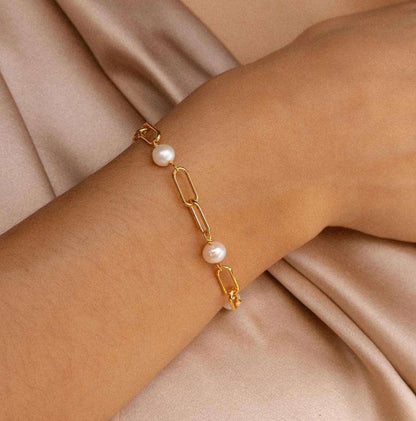 VIVIENNE | ZEITLOSES PERLENARMBAND
