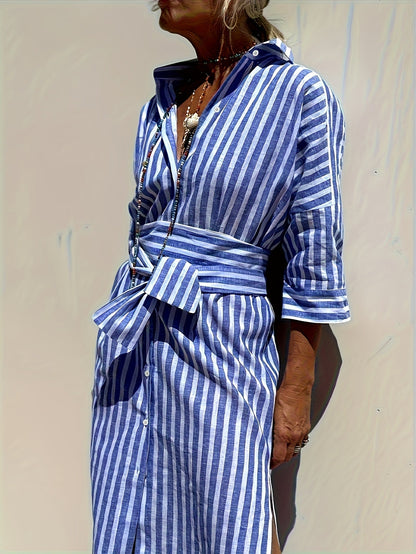 CHRISTINE | GESTREIFTES KLEID MIT KNOPFLEISTE UND GÜRTEL