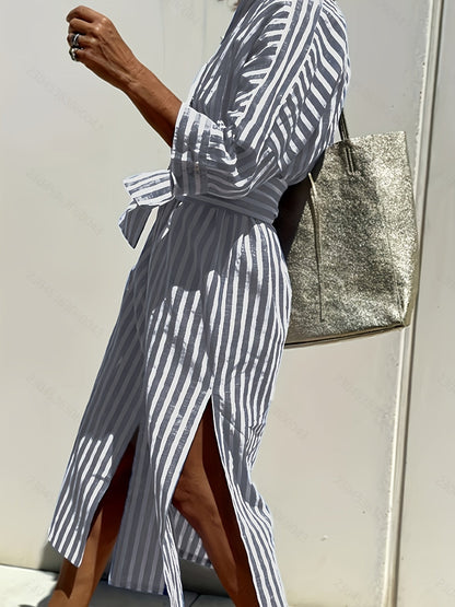 CHRISTINE | GESTREIFTES KLEID MIT KNOPFLEISTE UND GÜRTEL