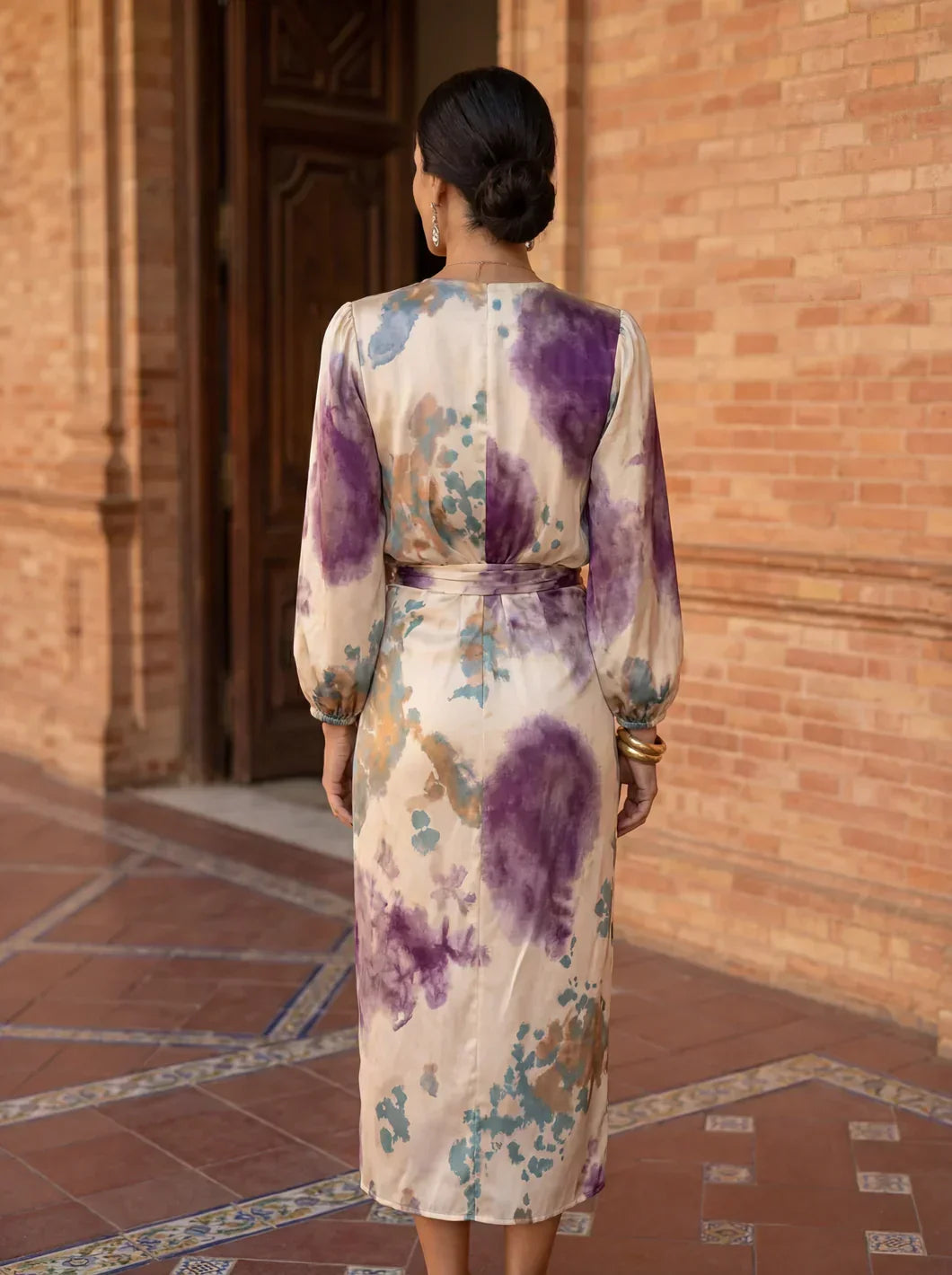 DIANA | ELEGANT V-NECK DRESS