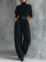 ISLA | KOMPLETTES SET AUS SCHWARZEM ROLLKRAGENPULLOVER UND GERADE GESCHNITTENER HOSE