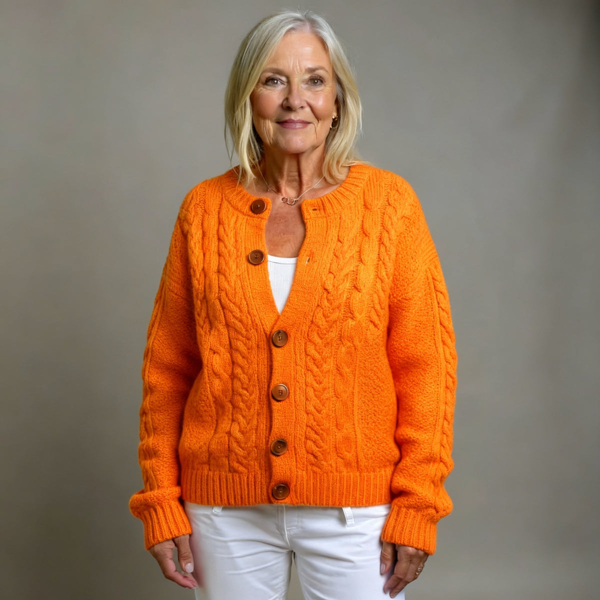 DIE LORENZA | ZOPFMUSTER-STRICKJACKE