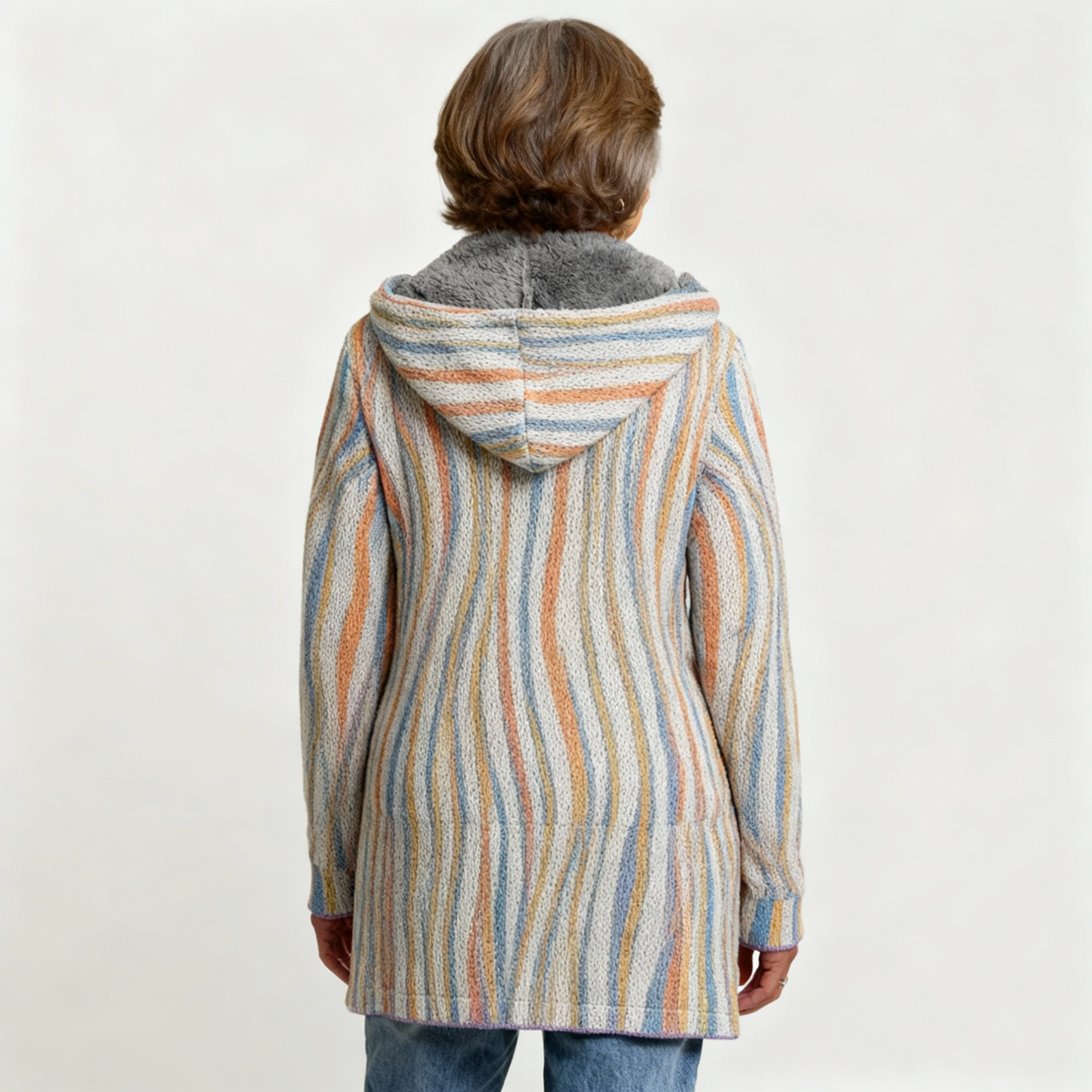 CHLOE | LUXURIOUS CARDIGAN WITH ARTISTIC INSPIRATION