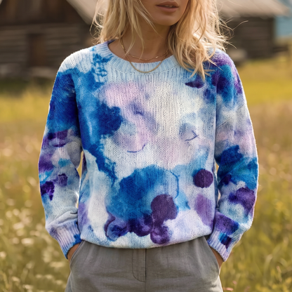 CERULYN | BLAUER TIE-DYE-STRICKPULLOVER MIT BLUMENMUSTER